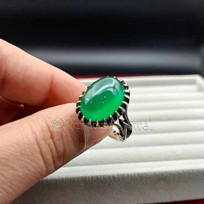 Natural Green Agate Sabz Aqeeq Ring 925 Silver 6 Turkish Jewel <h3>Hand Engraved - Green Agate</h3> Superior Quality Handmade Design on Sides. Pure and Natural Green Aqeeq (Sabz Agate) stone. Heavy and strong ring made with 925 Silver metal. <p class="LC20lb MBeuO DKV0Md">⭐ Highest Quality Silver 925</p> ⭐ Durable & Strong Design <p class="LC20lb MBeuO DKV0Md">⭐ Lifetime Silver Gurantee</p>
